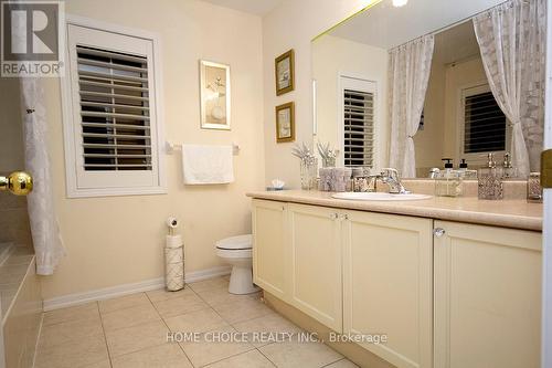 31 Latchford Way, Whitby, ON - Indoor Photo Showing Bathroom