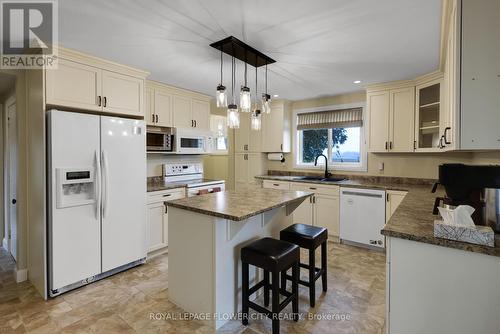 465004 Curries Road, Woodstock, ON - Indoor Photo Showing Kitchen