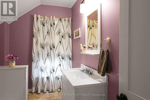 465004 Curries Road, Woodstock, ON - Indoor Photo Showing Bathroom