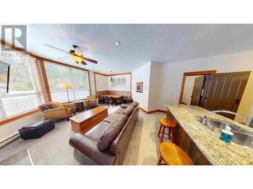 4559 Timberline Crescent Unit# 618 C, Fernie, BC - Indoor Photo Showing Living Room