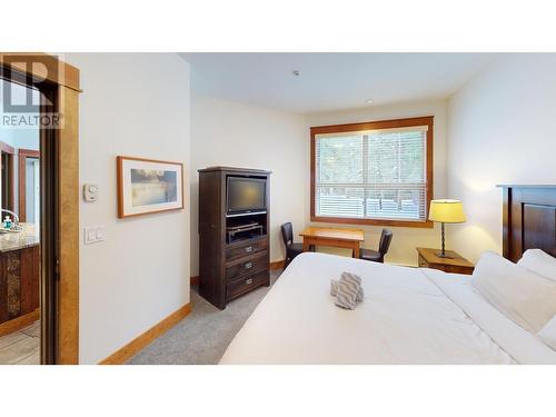 4559 Timberline Crescent Unit# 618 C, Fernie, BC - Indoor Photo Showing Bedroom