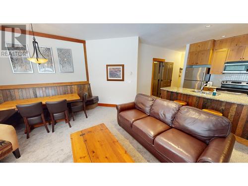 4559 Timberline Crescent Unit# 618 C, Fernie, BC - Indoor Photo Showing Living Room