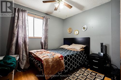 188 Clifton Downs Road, Hamilton, ON - Indoor Photo Showing Bedroom