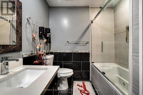 188 Clifton Downs Road, Hamilton, ON - Indoor Photo Showing Bathroom