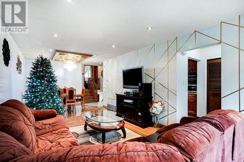 188 Clifton Downs Road, Hamilton, ON - Indoor Photo Showing Living Room