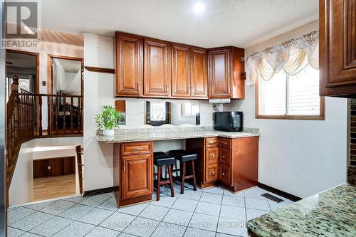 188 Clifton Downs Road, Hamilton, ON - Indoor Photo Showing Kitchen