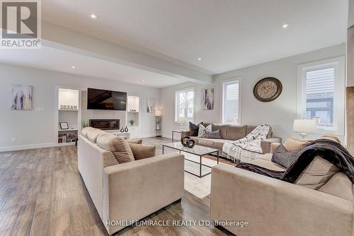 2194 Westpoint Heights, London, ON - Indoor Photo Showing Living Room