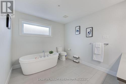 2194 Westpoint Heights, London, ON - Indoor Photo Showing Bathroom