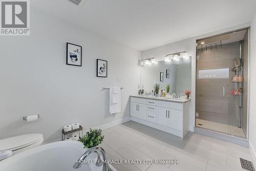 2194 Westpoint Heights, London, ON - Indoor Photo Showing Bathroom