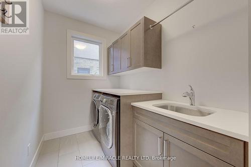 2194 Westpoint Heights, London, ON - Indoor Photo Showing Laundry Room