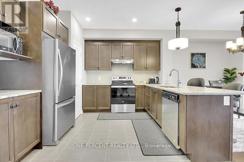 405 Cope Drive W, Ottawa, ON - Indoor Photo Showing Kitchen