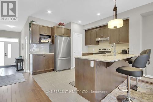 405 Cope Drive W, Ottawa, ON - Indoor Photo Showing Kitchen With Upgraded Kitchen