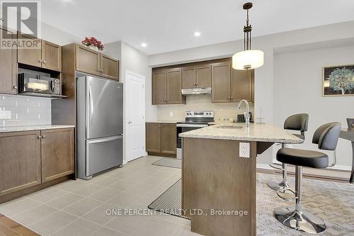 405 Cope Drive W, Ottawa, ON - Indoor Photo Showing Kitchen With Upgraded Kitchen