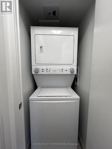 1106 - 1435 Celebration Drive, Pickering, ON - Indoor Photo Showing Laundry Room