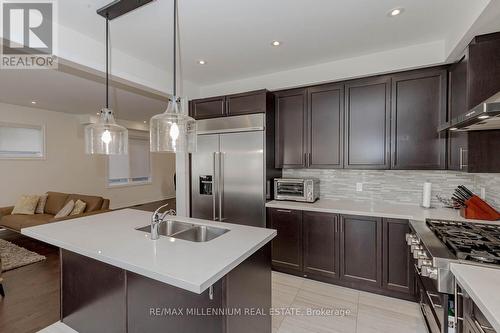 639 Bearberry Place, Milton, ON - Indoor Photo Showing Kitchen With Stainless Steel Kitchen With Double Sink With Upgraded Kitchen