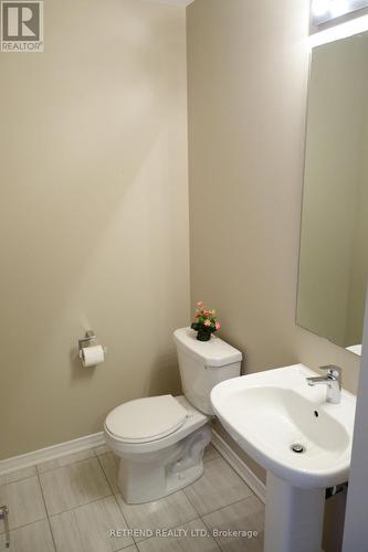 204 - 1150 Briar Hill Avenue, Toronto, ON - Indoor Photo Showing Bathroom