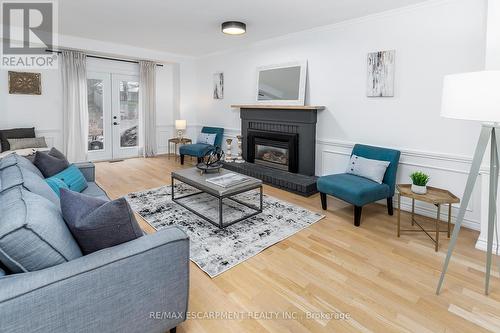 379 Devonshire Terrace, Hamilton, ON - Indoor Photo Showing Living Room With Fireplace