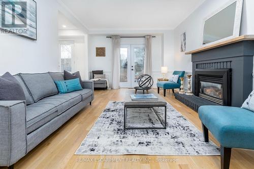 379 Devonshire Terrace, Hamilton, ON - Indoor Photo Showing Living Room With Fireplace