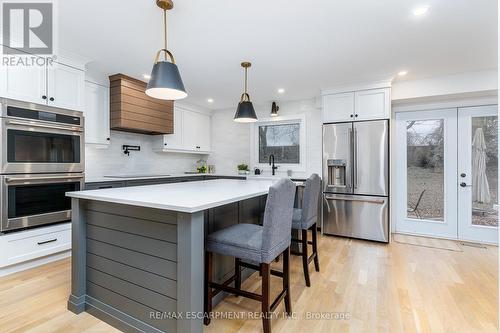 379 Devonshire Terrace, Hamilton, ON - Indoor Photo Showing Kitchen With Upgraded Kitchen