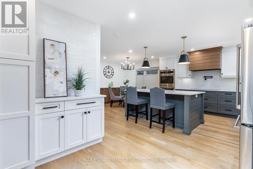 379 Devonshire Terrace, Hamilton, ON - Indoor Photo Showing Kitchen With Upgraded Kitchen