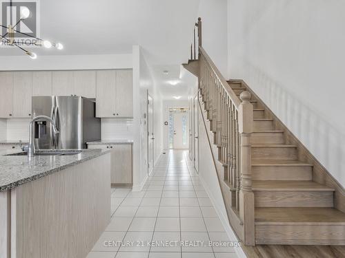 28 Admiral Road, Welland, ON - Indoor Photo Showing Kitchen With Upgraded Kitchen