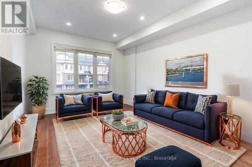 2 Near Lane, Hamilton, ON - Indoor Photo Showing Living Room