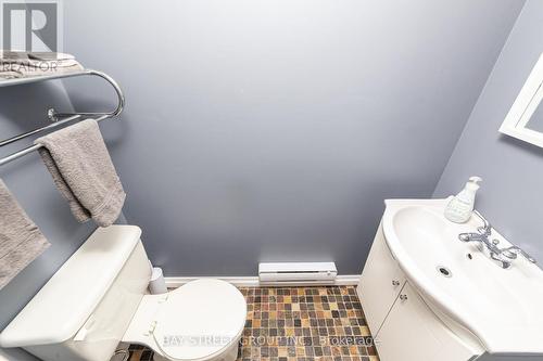 14 - 2300 Brays Lane, Oakville, ON - Indoor Photo Showing Bathroom