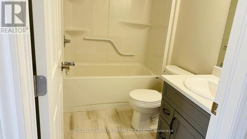 14 Miramichi Street, Belleville, ON - Indoor Photo Showing Bathroom