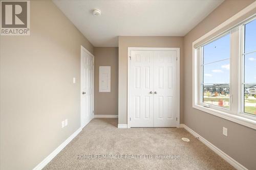 48 Oat Lane, Kitchener, ON - Indoor Photo Showing Other Room