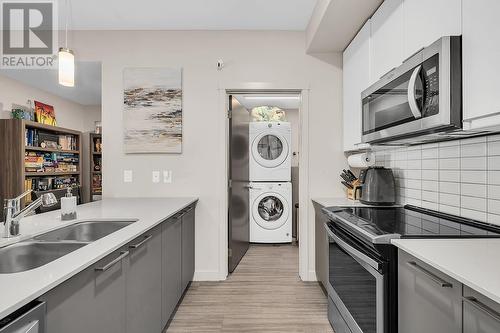 2250 Majoros Road Unit# 304, West Kelowna, BC - Indoor Photo Showing Kitchen With Double Sink