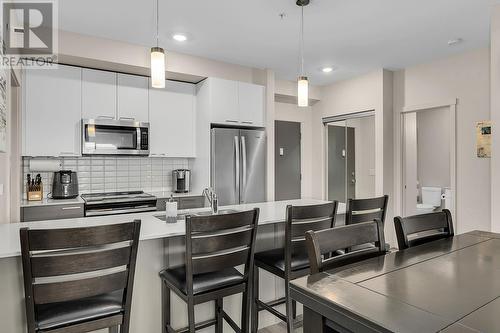 2250 Majoros Road Unit# 304, West Kelowna, BC - Indoor Photo Showing Kitchen With Upgraded Kitchen