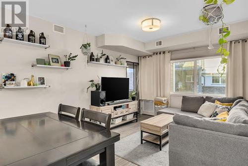 2250 Majoros Road Unit# 304, West Kelowna, BC - Indoor Photo Showing Living Room