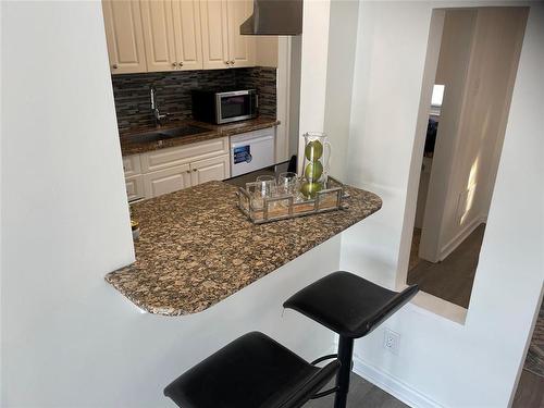 389 Guildford Street, Winnipeg, MB - Indoor Photo Showing Kitchen