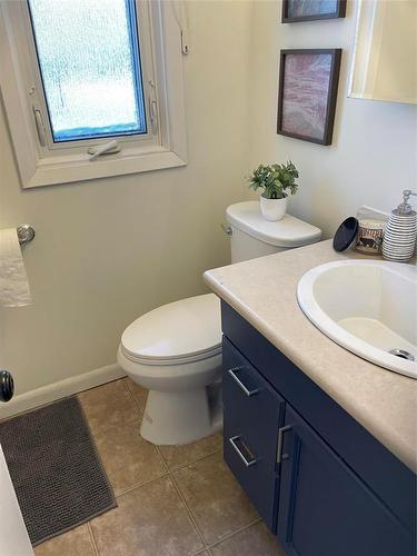 389 Guildford Street, Winnipeg, MB - Indoor Photo Showing Bathroom