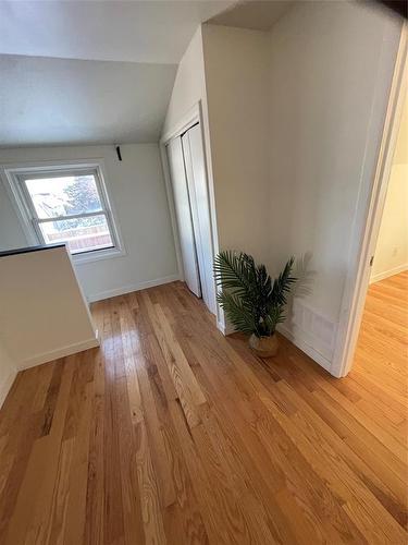 389 Guildford Street, Winnipeg, MB - Indoor Photo Showing Other Room