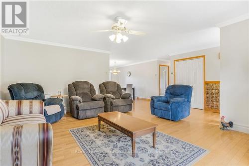 1582 Sandy Hill Road, Champlain, ON - Indoor Photo Showing Living Room