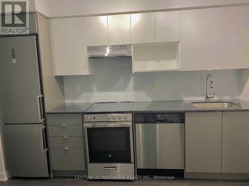 409 - 120 Varna Drive, Toronto, ON - Indoor Photo Showing Kitchen