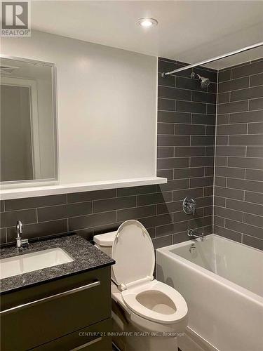 409 - 120 Varna Drive, Toronto, ON - Indoor Photo Showing Bathroom