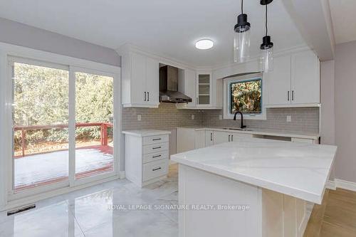 170 Bartley Bull Pkwy, Brampton, ON - Indoor Photo Showing Kitchen