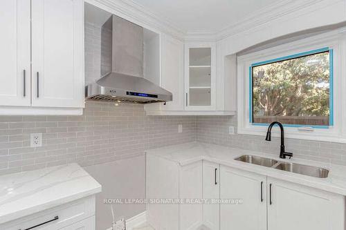 170 Bartley Bull Pkwy, Brampton, ON - Indoor Photo Showing Kitchen With Double Sink With Upgraded Kitchen