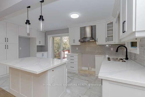 170 Bartley Bull Pkwy, Brampton, ON - Indoor Photo Showing Kitchen With Double Sink With Upgraded Kitchen