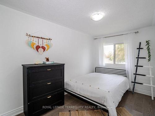 2-55 Blandford St, Woodstock, ON - Indoor Photo Showing Bedroom