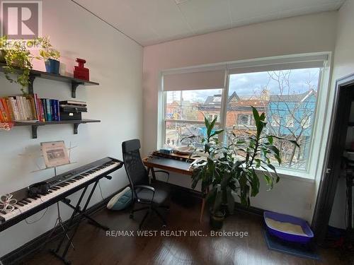 201 - 809 Dundas Street W, Toronto, ON - Indoor Photo Showing Office