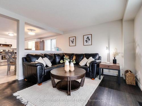 901 Copper Leaf Cres, Kitchener, ON - Indoor Photo Showing Living Room