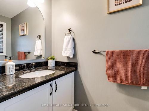 901 Copper Leaf Cres, Kitchener, ON - Indoor Photo Showing Bathroom