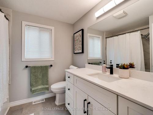 901 Copper Leaf Cres, Kitchener, ON - Indoor Photo Showing Bathroom