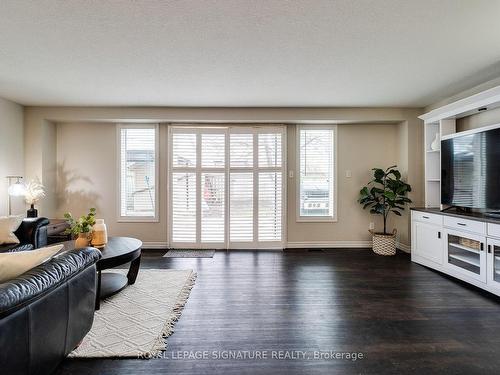 901 Copper Leaf Cres, Kitchener, ON - Indoor Photo Showing Living Room