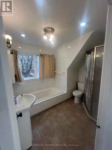 14 Townsend Avenue E, Burlington, ON - Indoor Photo Showing Bathroom