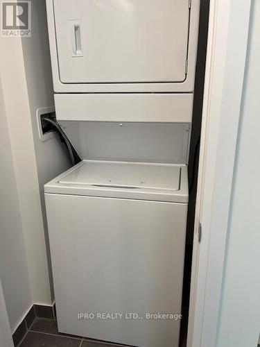 115 - 95 Attmar Drive, Brampton, ON - Indoor Photo Showing Laundry Room