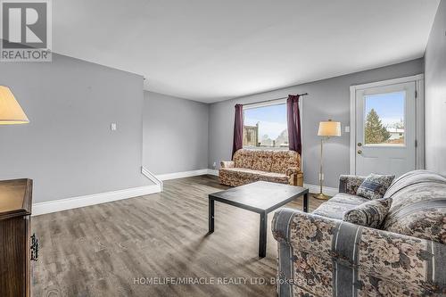 22 - 875 Parkinson Road, Woodstock, ON - Indoor Photo Showing Living Room